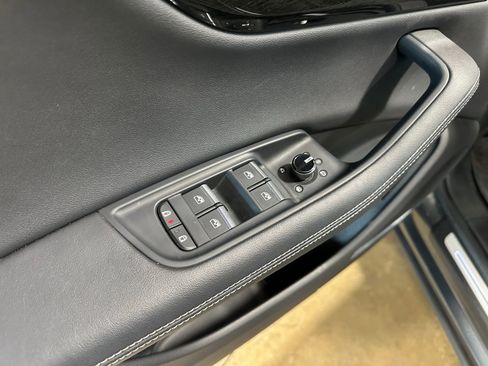 Used 2023 Audi Q8 Premium Plus w/ Premium Plus Package image 11