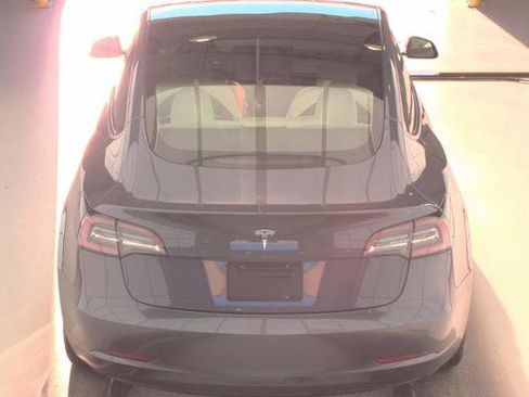 Used 2022 Tesla Model 3 Standard Range image 25