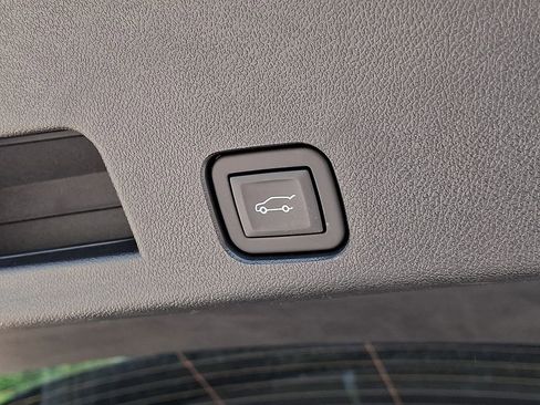 Used 2024 Chevrolet Traverse Z71 w/ Enhanced Driving Package AWD/4WD image 30