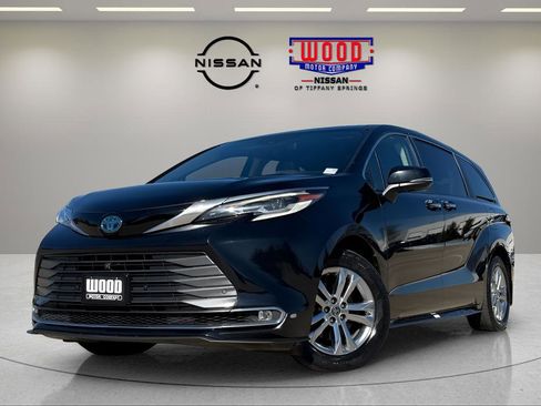 Used 2023 Toyota Sienna Platinum image 7
