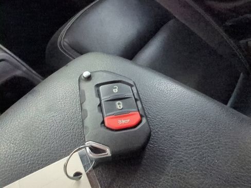 Used 2022 Jeep Gladiator Sport AWD/4WD image 16