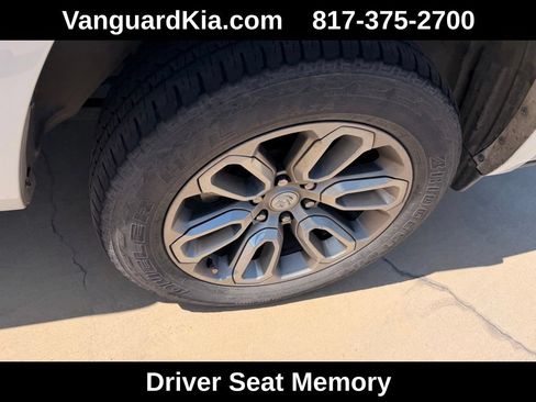 Used 2021 RAM 1500 Laramie w/ Laramie Southwest Edition RWD image 9