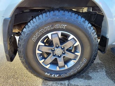 Used 2021 Nissan Frontier PRO-4X w/ Pro-4x Utility Package image 7