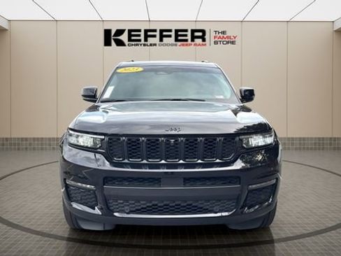 Used 2023 Jeep Grand Cherokee L Limited w/ Luxury Tech Group II image 8