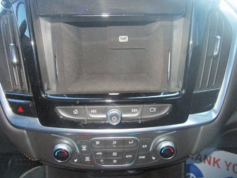 Used 2019 Chevrolet Traverse LT w/ LT Premium Package image 15