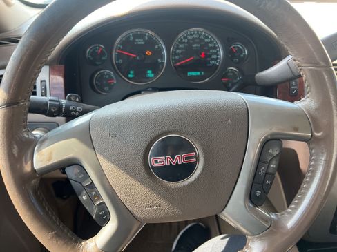 Used 2011 GMC Sierra 2500 SLT w/ SLT Convenience Package AWD/4WD image 12