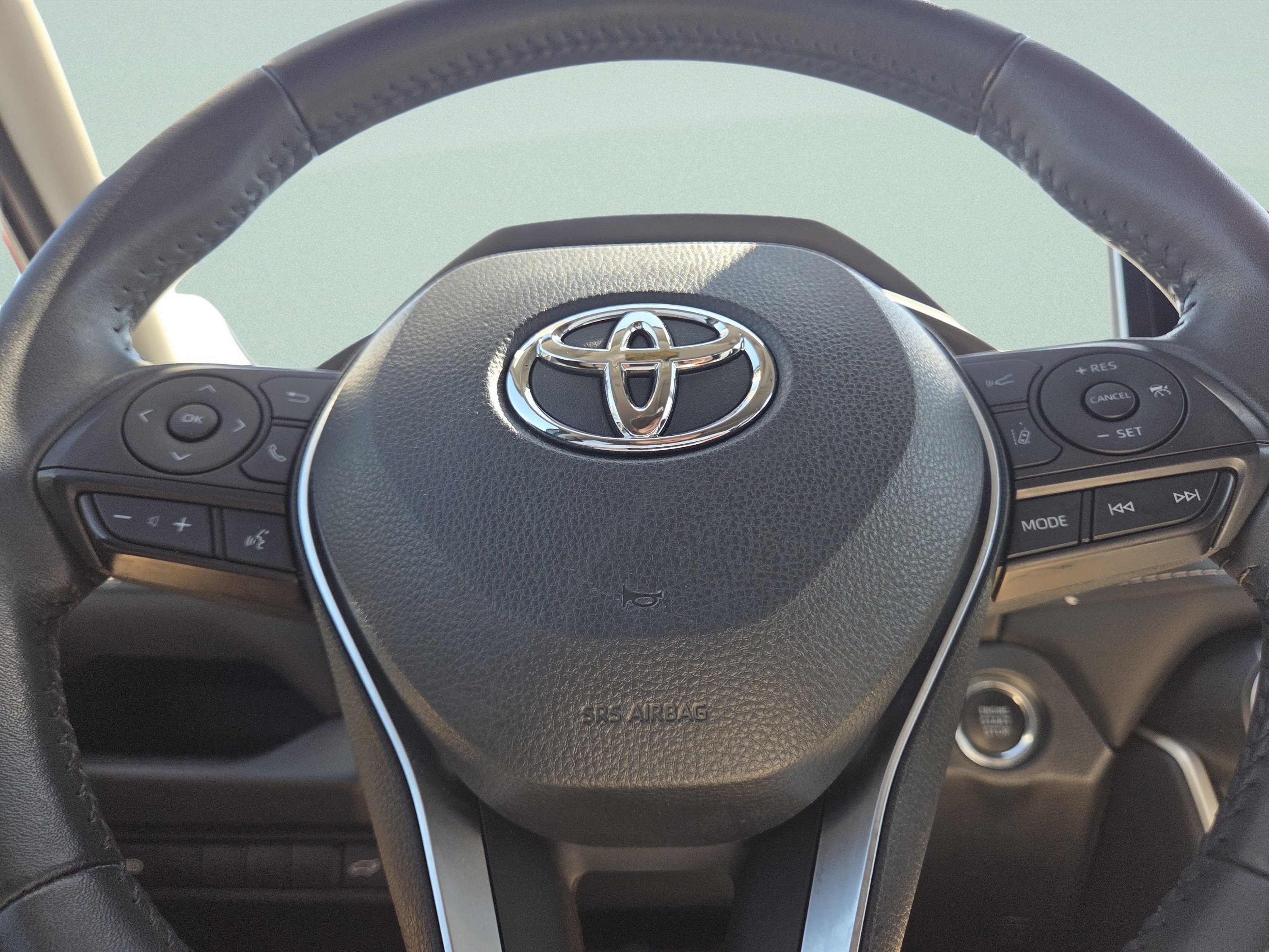 Used 2024 Toyota RAV4 XLE Premium AWD/4WD image 31