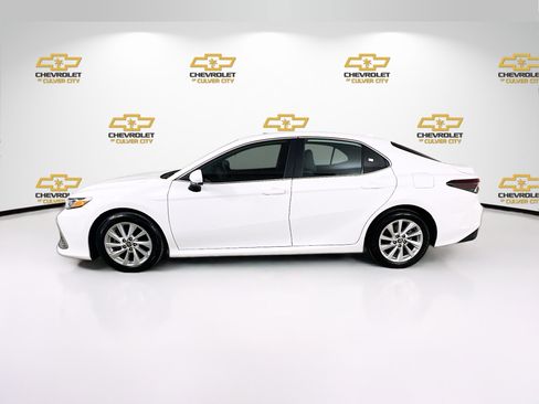 Used 2021 Toyota Camry LE w/ Carpet Mat Package (TMS) image 4