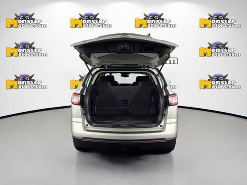 Used 2017 Chevrolet Traverse LT w/ Style and Technology Package AWD/4WD image 25