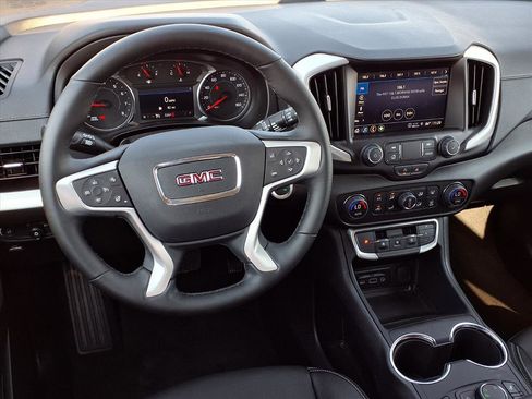 Used 2024 GMC Terrain SLT w/ Elevation Edition image 13
