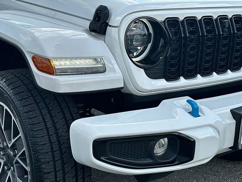 Used 2024 Jeep Wrangler High Altitude AWD/4WD image 11