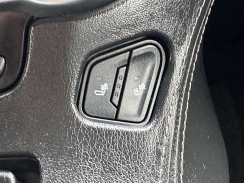 Used 2018 Chevrolet Suburban LT image 65