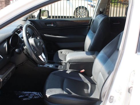 Used 2016 Subaru Outback 2.5i Limited AWD/4WD image 7