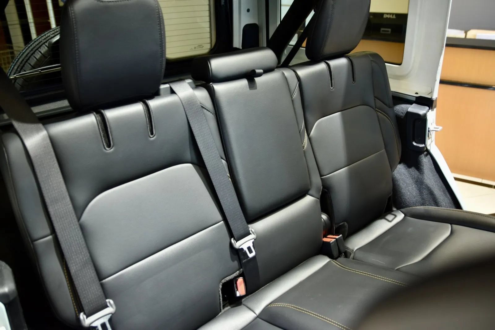 Used 2024 Jeep Wrangler Unlimited Sahara w/ Technology Group AWD/4WD image 26