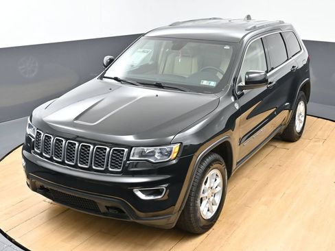 Used 2018 Jeep Grand Cherokee Laredo AWD/4WD image 36