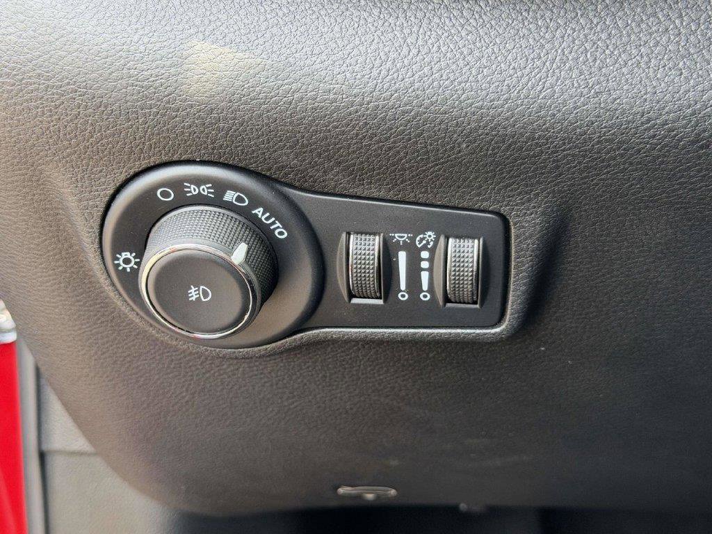 Certified 2024 Jeep Compass Latitude AWD/4WD image 25