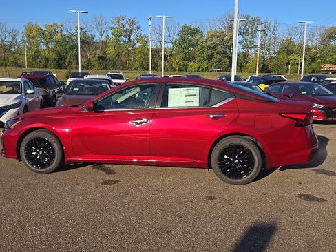 New 2025 Nissan Altima 2.5 SV w/ SV Special Edition Package image 4