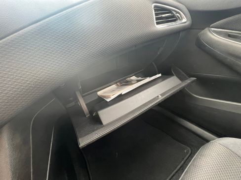 Used 2019 Chevrolet Cruze LT image 21