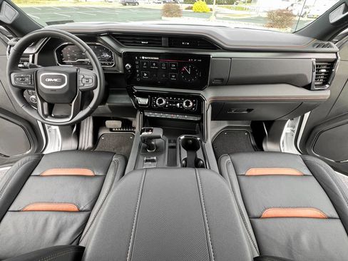 Used 2025 GMC Sierra 1500 AT4 w/ AT4 Premium Package image 4