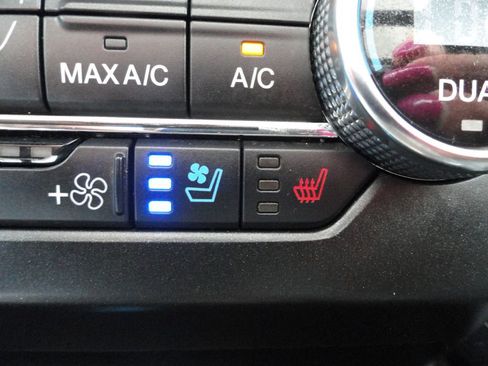 Used 2019 Ford Expedition Max Limited AWD/4WD image 23
