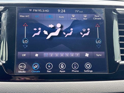 Used 2019 Chrysler Pacifica Touring Plus w/ S Appearance Package FWD image 19