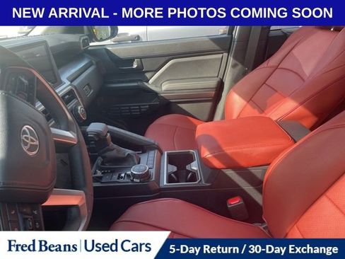 Used 2025 Toyota 4Runner SR5 AWD/4WD image 10