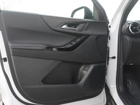 Used 2025 Chevrolet Equinox LT w/ Convenience Package II image 18