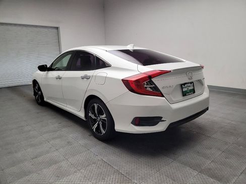 Used 2018 Honda Civic Touring image 5