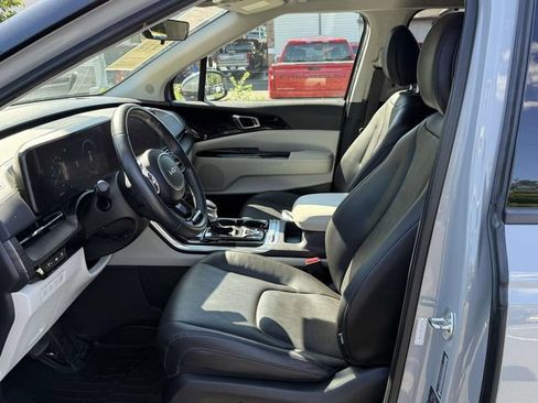 Used 2024 Kia Carnival SX FWD image 11