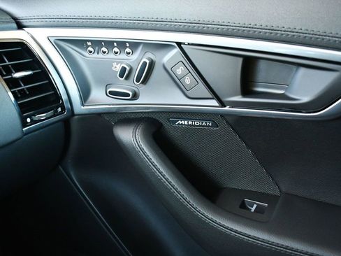 Used 2019 Jaguar F-TYPE Convertible image 46