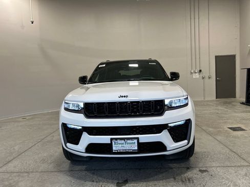 New 2026 Jeep Grand Cherokee L Summit w/ Obsidian Package AWD/4WD image 3