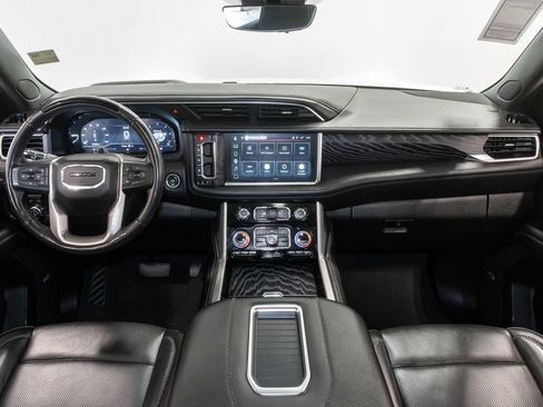 Used 2023 GMC Yukon XL Denali w/ Advanced Technology Package AWD/4WD image 33