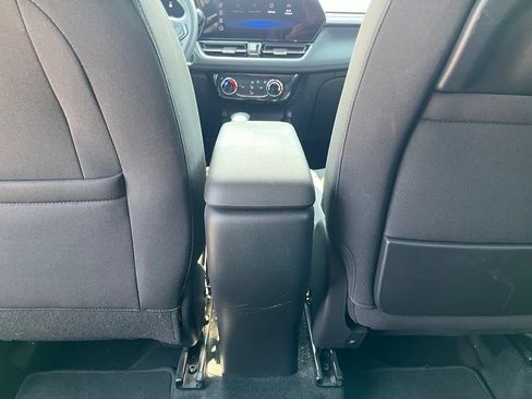 Used 2025 Chevrolet TrailBlazer LT AWD/4WD image 26