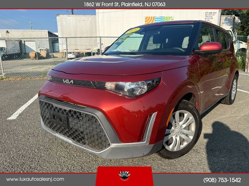 Used 2023 Kia Soul LX FWD image 4