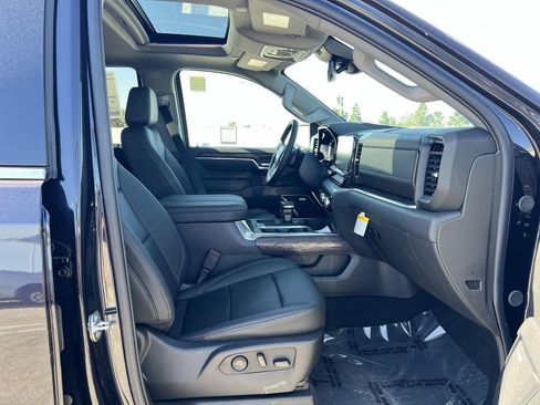 New 2026 GMC Sierra 1500 SLT w/ SLT Premium Package image 31