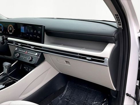 Used 2025 Hyundai Tucson SE FWD image 17