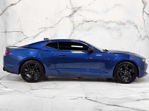 Used 2022 Chevrolet Camaro LT RWD image 11