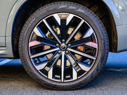 New 2026 Volvo XC90 T8 Ultra w/ Protection Package Premier AWD/4WD image 8