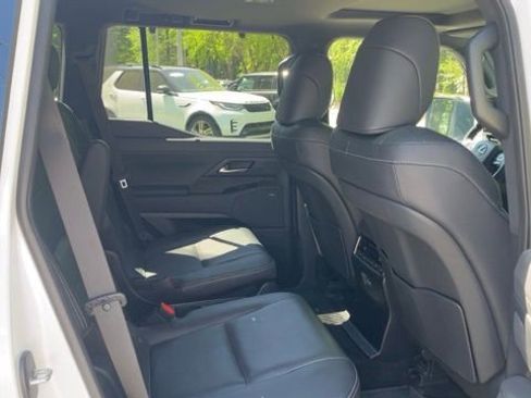 Used 2024 Lexus GX 550 w/ Accessory Package (Z1) image 11