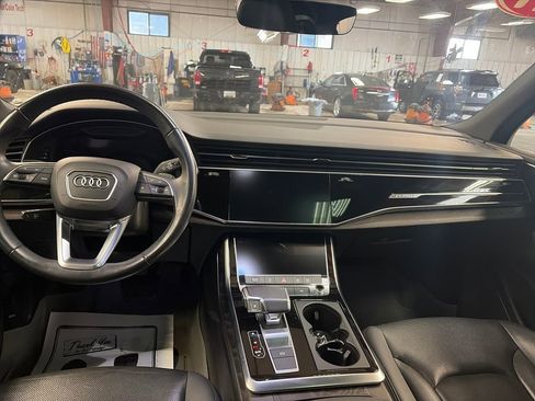 Used 2021 Audi Q7 AWD/4WD image 17