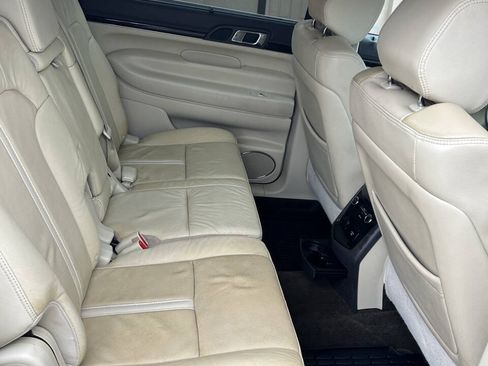 Used 2016 Lincoln MKT AWD w/ Equipment Group 201A image 18