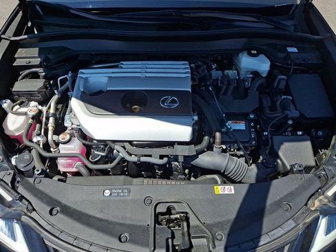 Used 2023 Lexus UX 250h FWD w/ Accessory Package (Z1) image 33