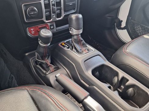 Used 2018 Jeep Wrangler Unlimited Rubicon AWD/4WD image 24