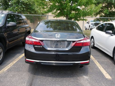 Used 2016 Honda Accord EX-L image 4