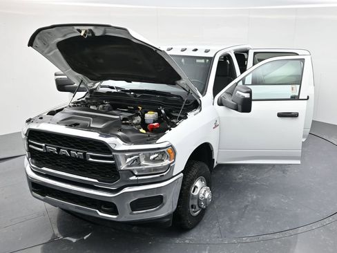 Used 2024 RAM 3500 Tradesman w/ Chrome Appearance Group image 55
