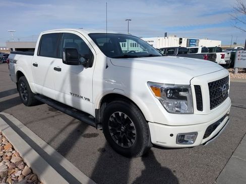 Used 2018 Nissan Titan PRO-4X AWD/4WD image 3