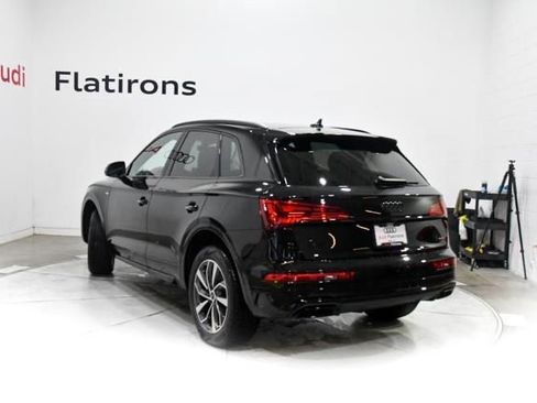 Used 2024 Audi Q5 2.0T Premium w/ Summer of Audi Package AWD/4WD image 8