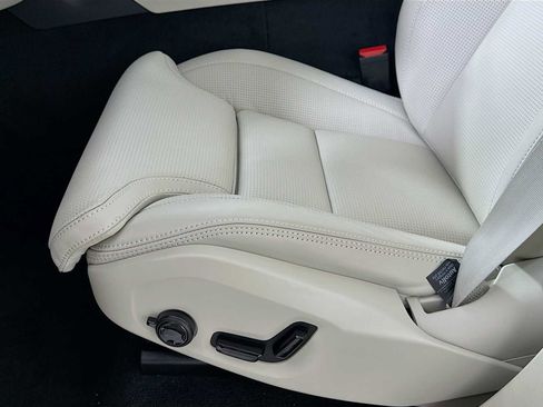 New 2026 Volvo XC90 T8 Ultra w/ Lounge Package image 17