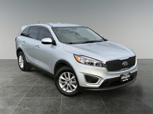 Used 2018 Kia Sorento L FWD image 8