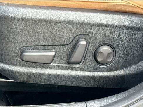 Used 2024 Kia Seltos EX FWD image 23